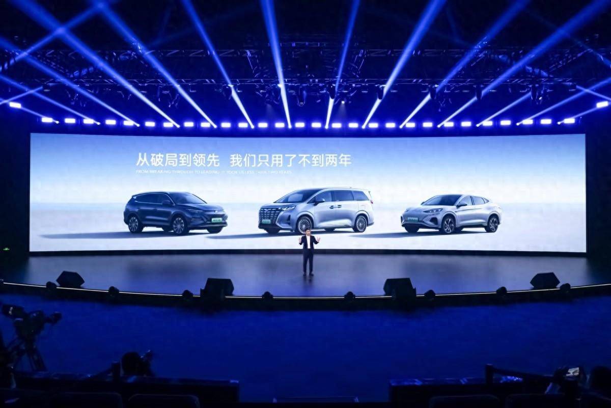 中国年度MPV销冠！2024款腾势D9上市：33.98万起