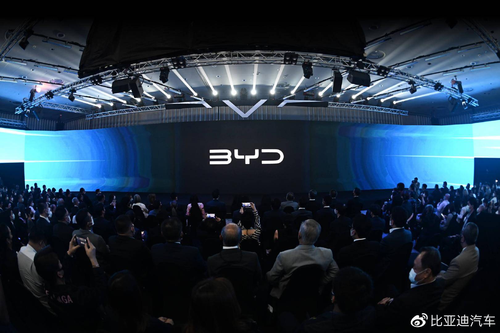 中东欧市场取得新突破，比亚迪匈牙利首批乘用车正式交付