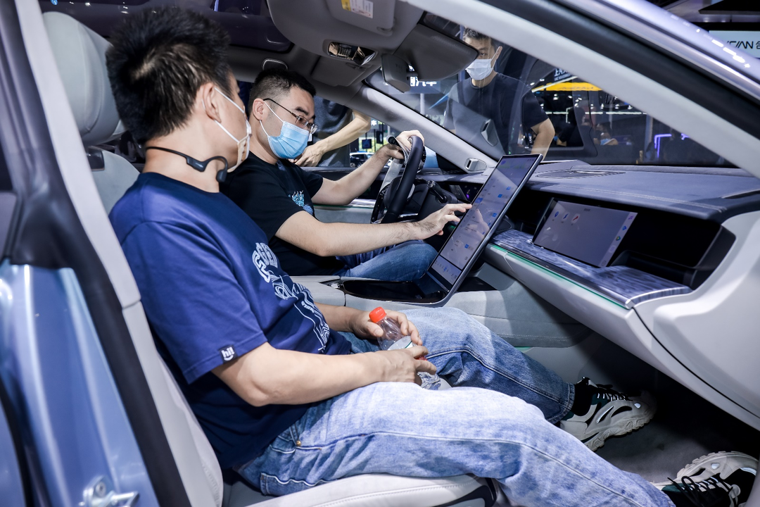 商汤绝影高速智驾方案交付，助力哪吒高速领航辅助驾驶体验升级
