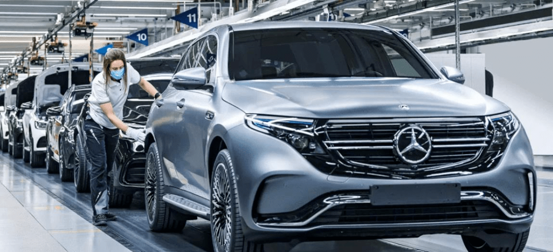 豪华纯电SUV“天花板”：奔驰迈巴赫EQS欧洲上市：售价将超200万元