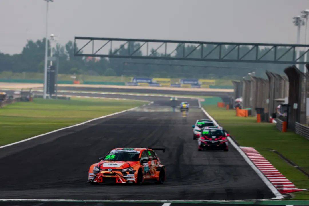 三天可拿场地赛车执照!领克推出大学生专场培训:四舍五入不要钱