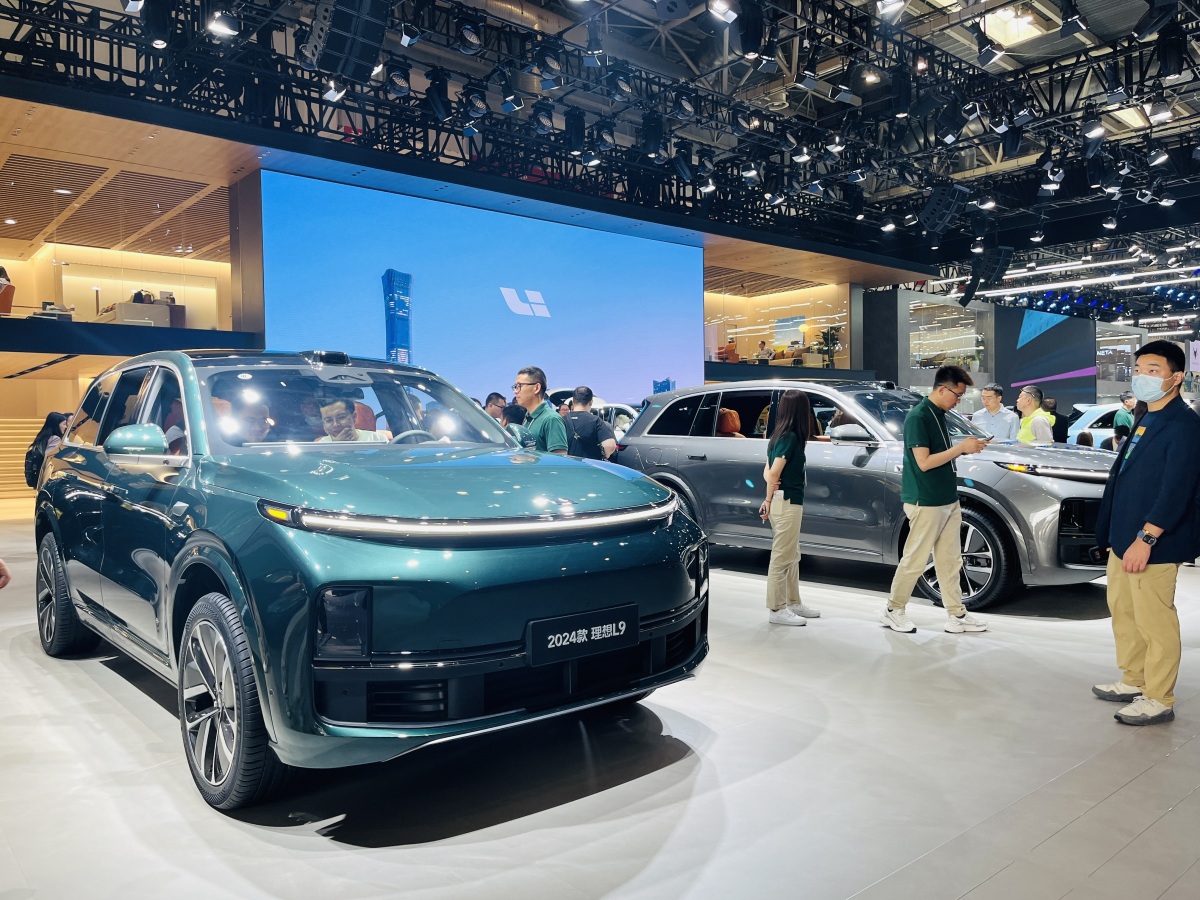 腾势官方回应腾势Z9 GT配两个冰箱设计