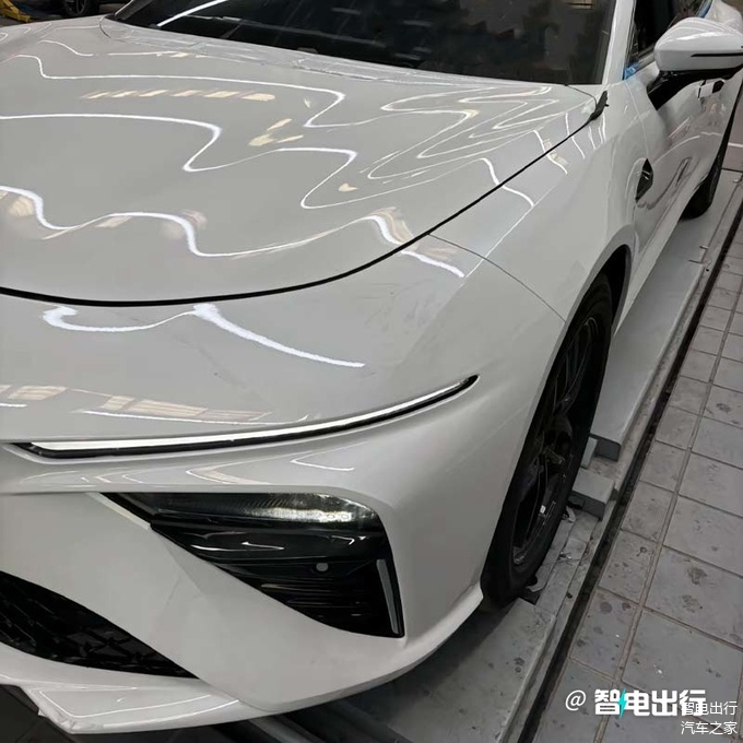 哪吒S猎装车官图公布：颜值、操控、空间要啥有啥