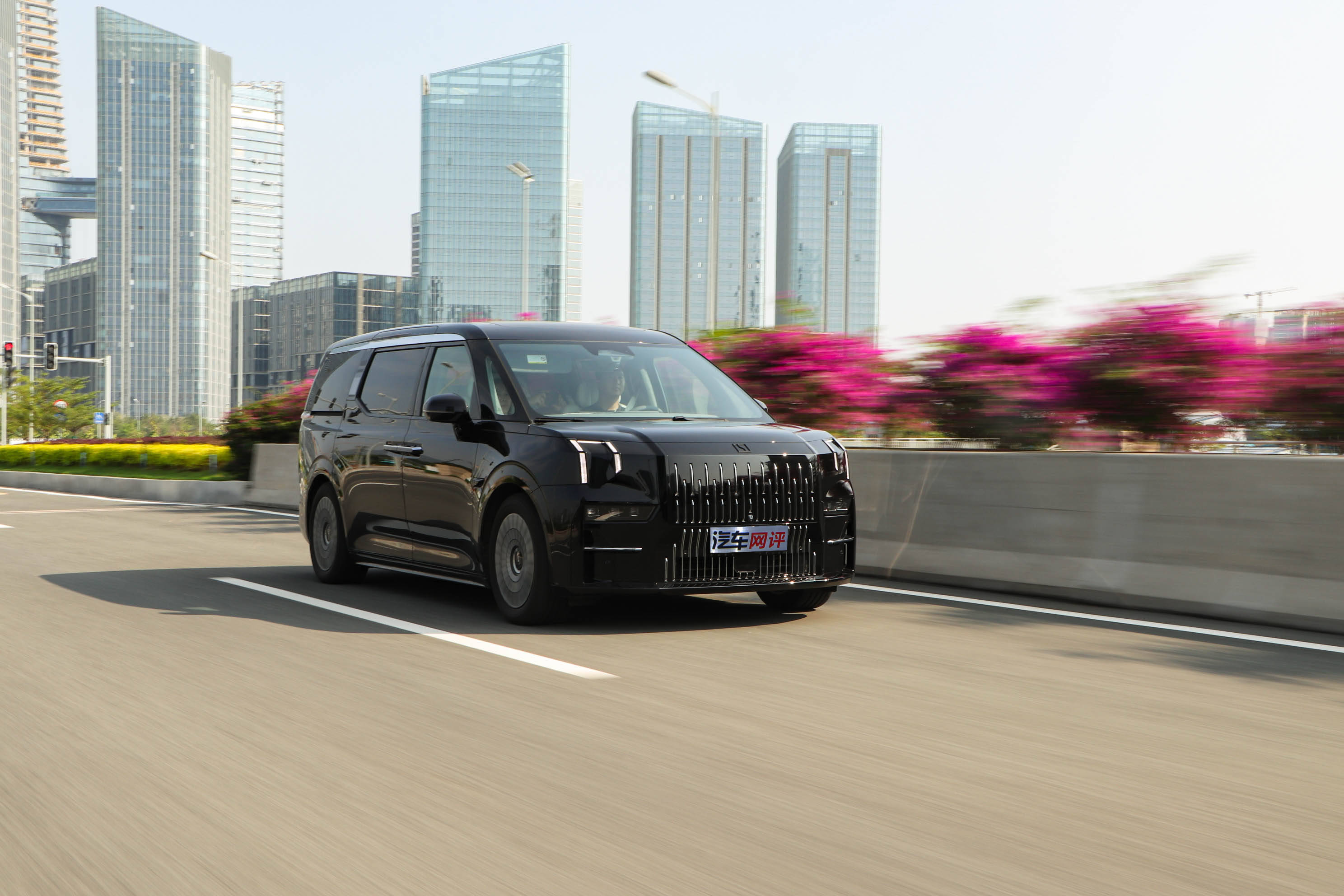 售43.90-46.90万元 新款极氪009上市