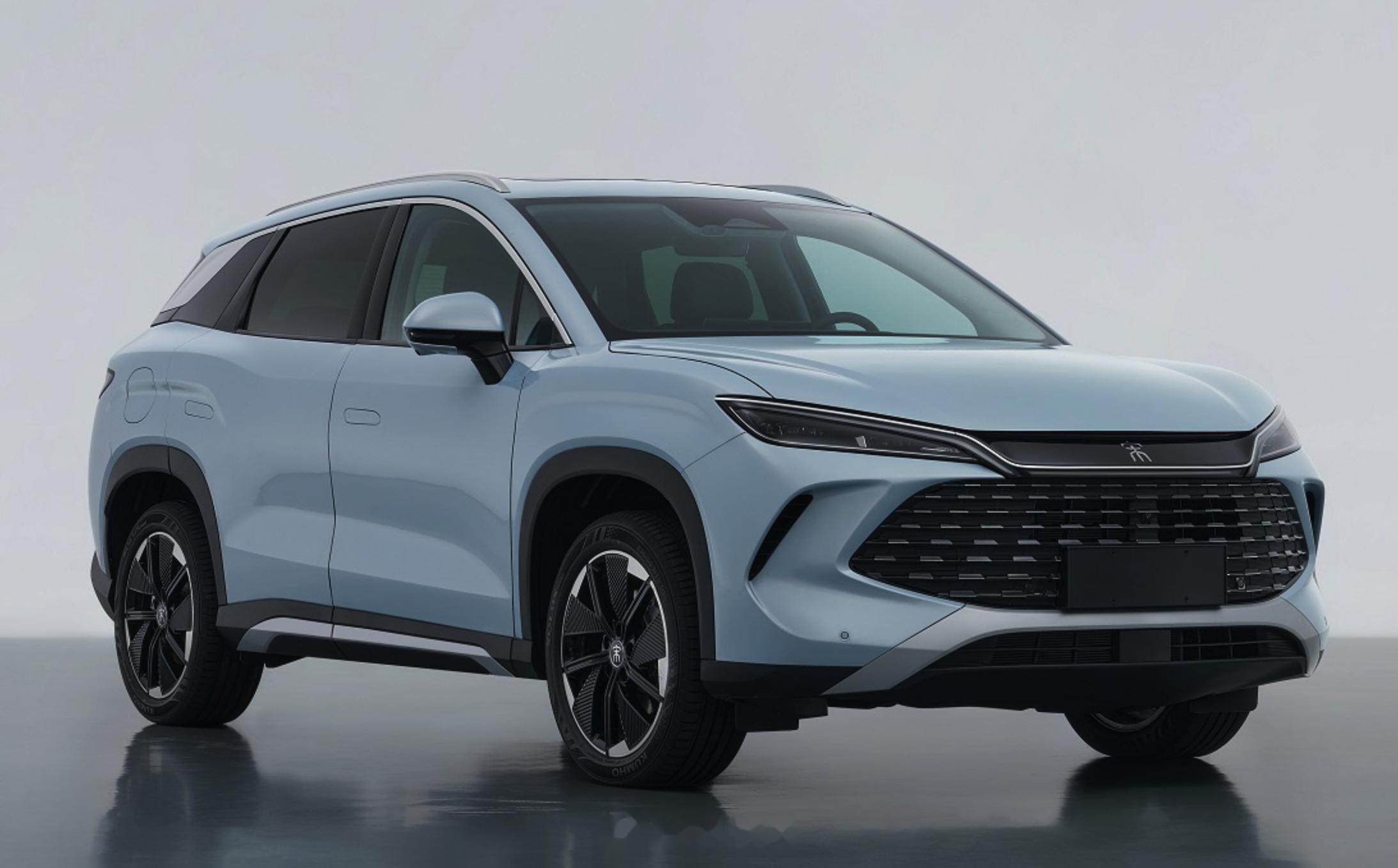 累计销量破百万 比亚迪新款宋PLUS实车