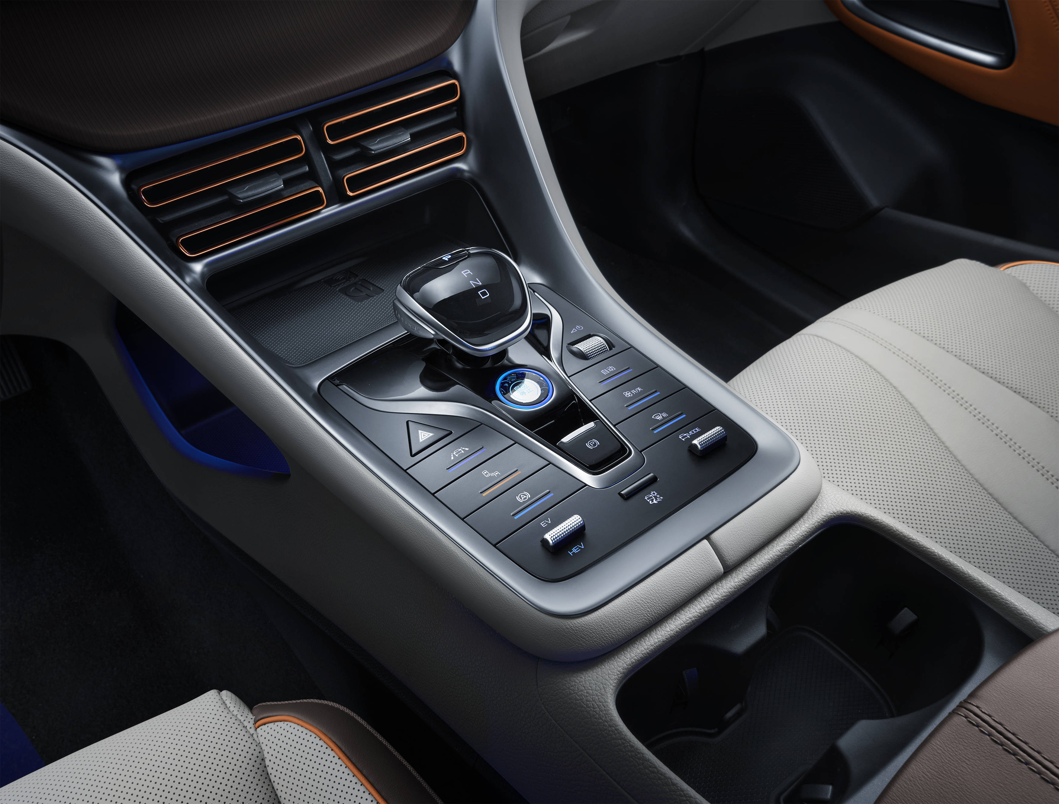 将7月25日上市 宋PLUS DM-i内饰官图