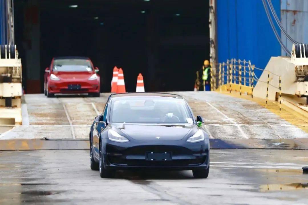 特斯拉发布2024年第二季度财报：营收涨了、收益却大跌