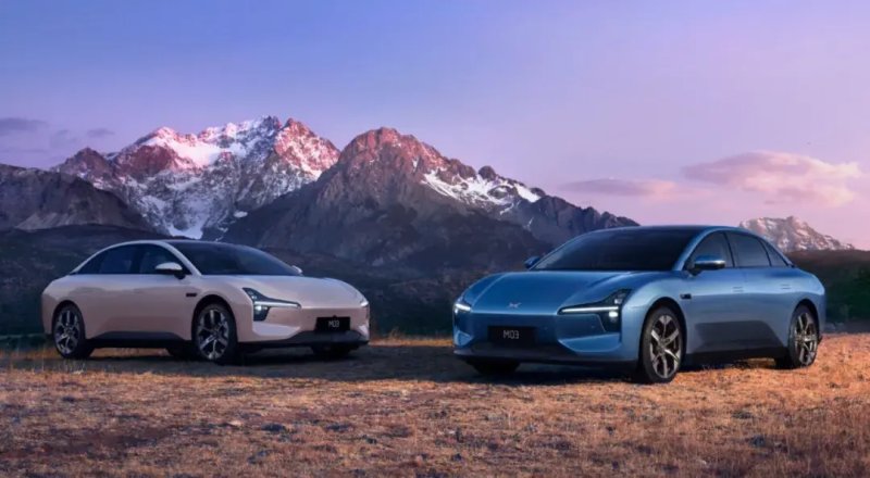 何小鹏:15万级小鹏MONA M03车漆标准远超20万