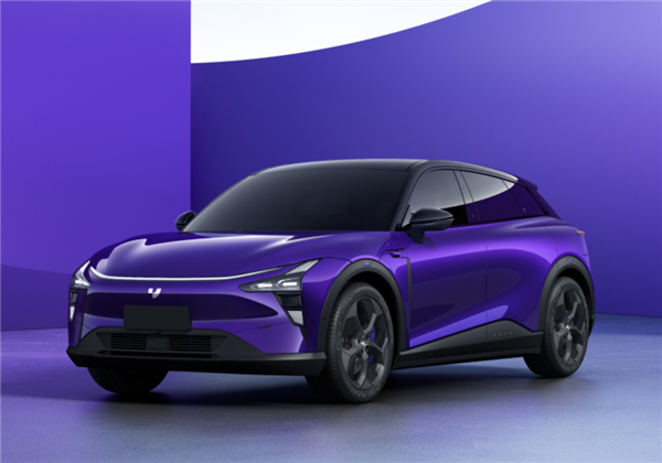 极越CEO：说某车复刻保时捷、迈凯伦遭网暴 但极越坚持原创设计