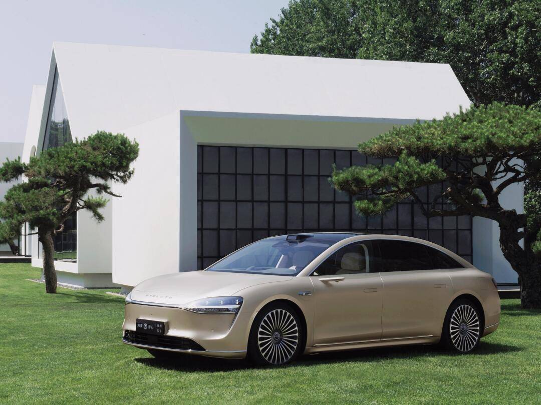 标配空悬+CDC 享界S9用上华为途灵底盘：智能化远超百万豪车