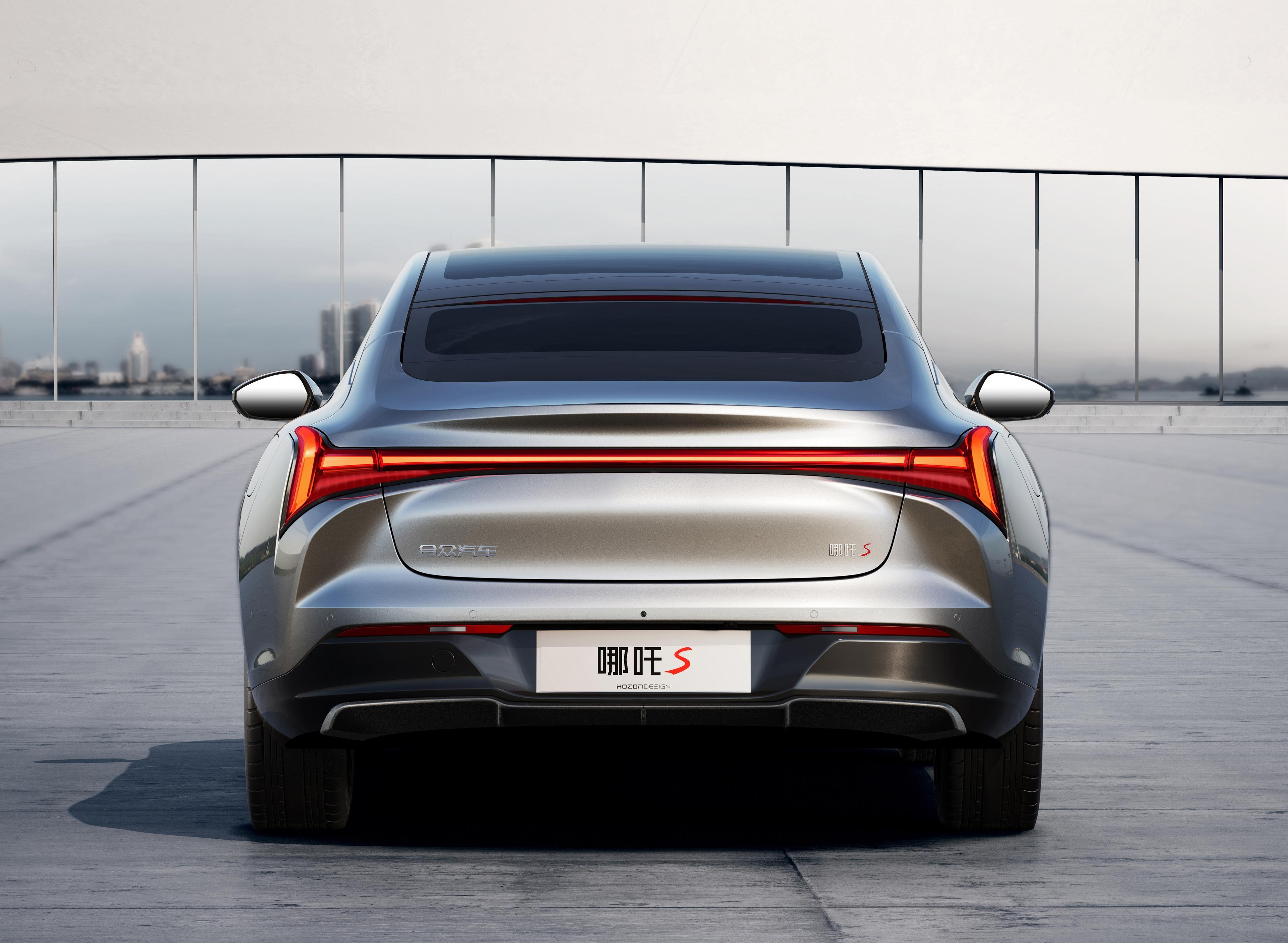 全球唯一超级增程C级智能猎装轿车！哪吒S猎装车官图公布