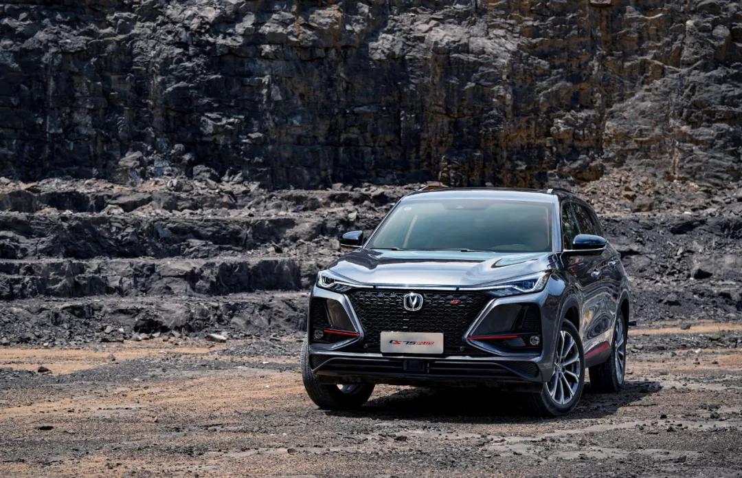 最畅销的燃油SUV之一！新一代长安CS75 PLUS量产下线