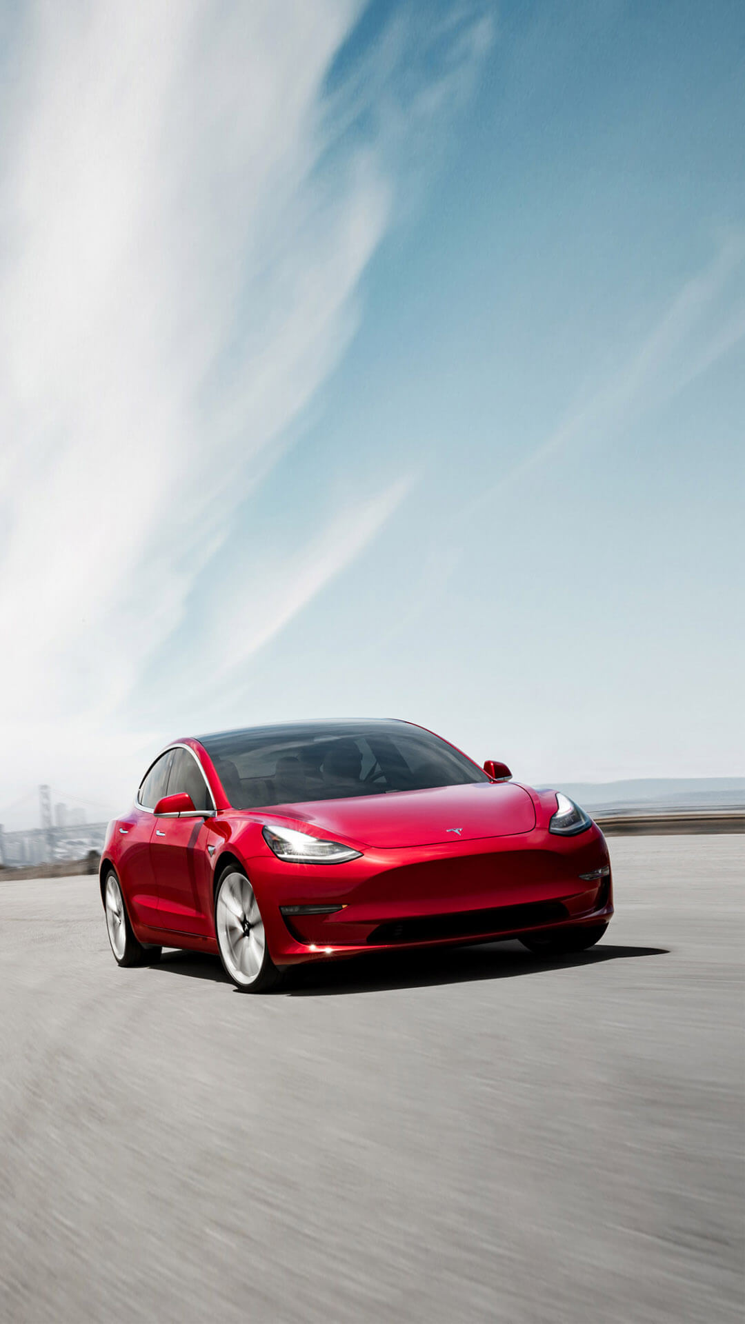 特斯拉顺风车司机高速上打开辅助驾驶：长时间玩手机吓坏乘客